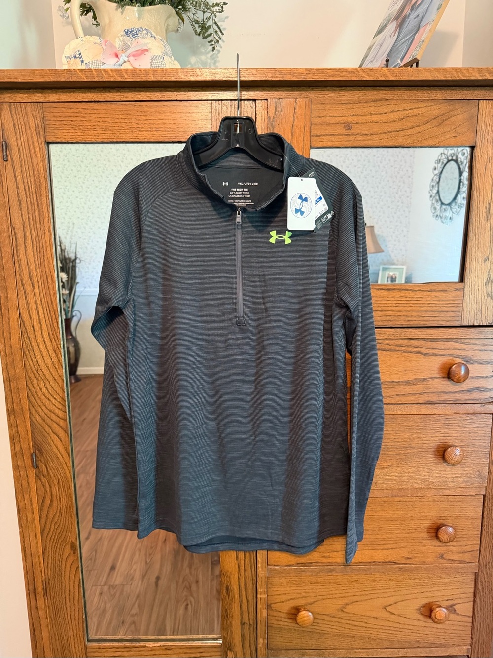 Under Armour Black YXL Tech Tee 1/2 Zip Top
